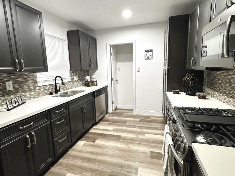 7724 Crest Ave, Oakland CA 94605