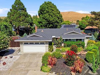 44 Fircrest Ct