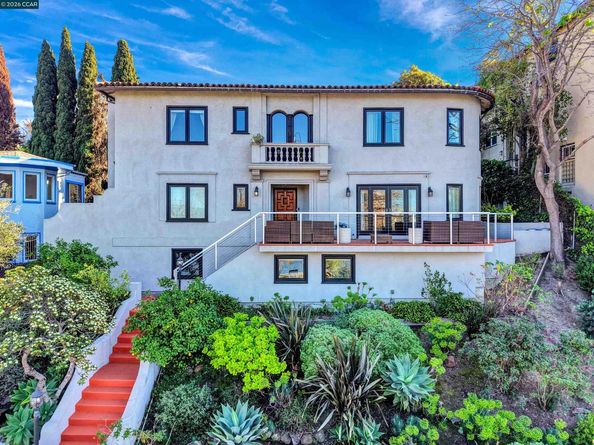 2038 Lakeshore Ave, Oakland CA 94606