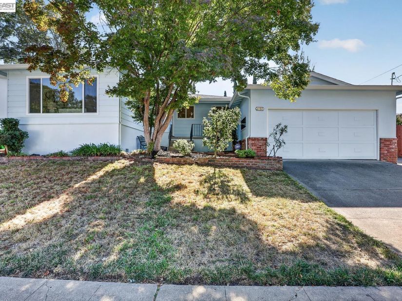 2737 Sulphur Dr, Hayward CA 94541