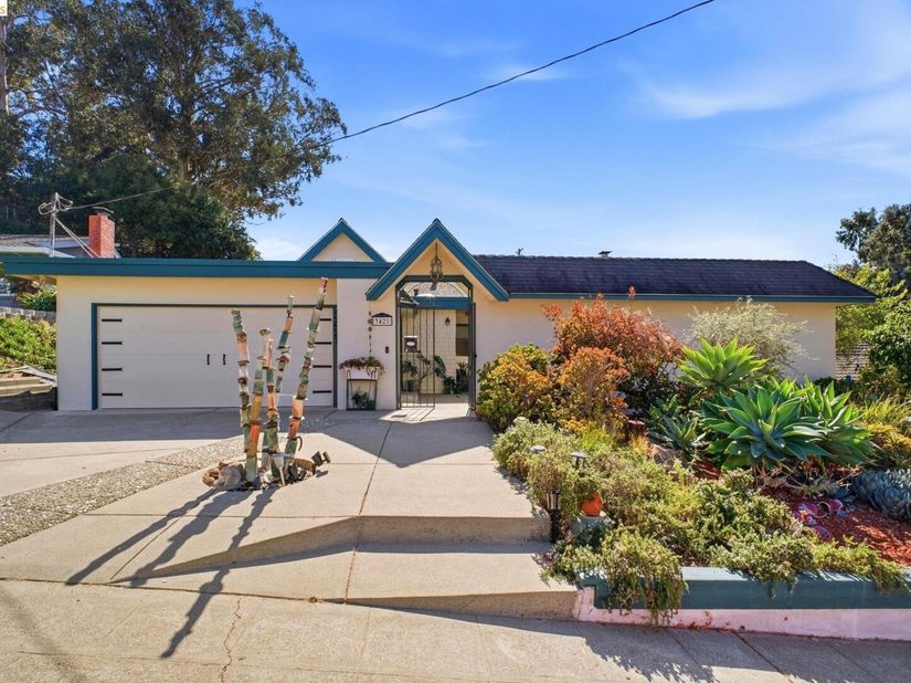 3421 Hackamore Dr, Hayward CA 94541