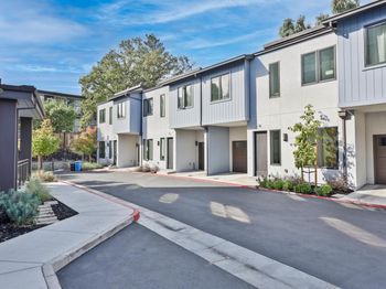 80 Woodbury Highlands Pl