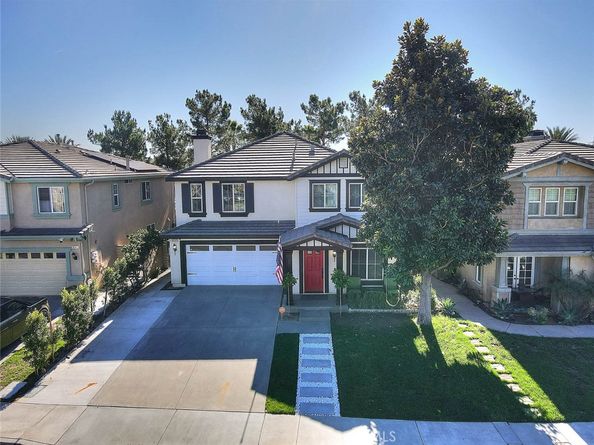 8043 Jamestown, Fontana CA 92336