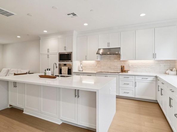 2536 Broom Lane, Carlsbad CA 92008