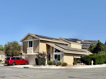 610 FLINTRIDGE Place