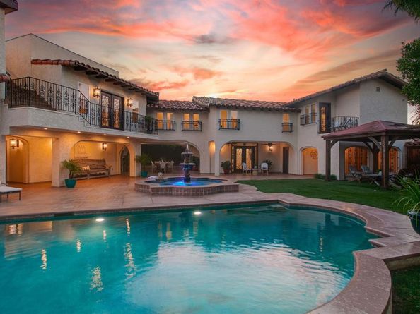 6817 Vianda Ct Court, Carlsbad CA 92009