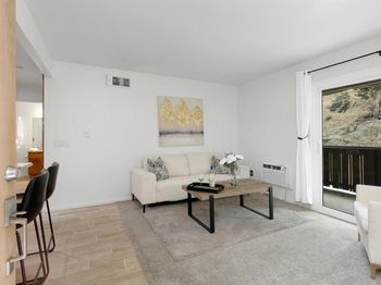 830 W Lincoln Avenue