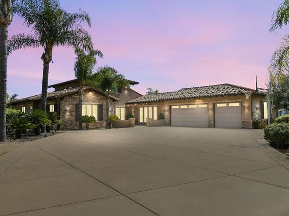 164 Dawn View Way, El Cajon CA 92021