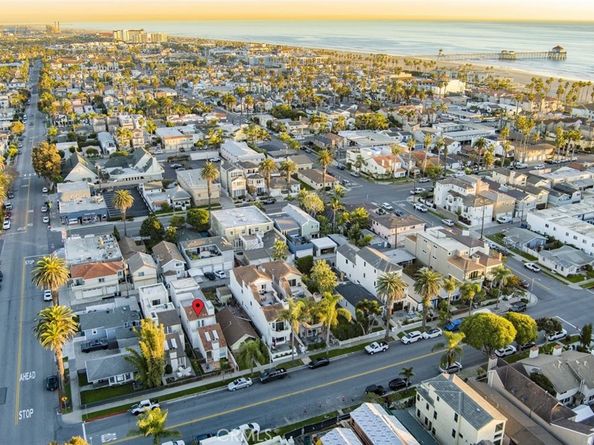 322 12 th, Huntington Beach CA 92648