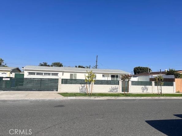 14572 Purdy Street, Midway City CA 92655