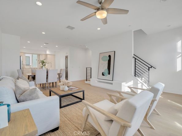 10832 W Riverton Court, Toluca Lake CA 91602