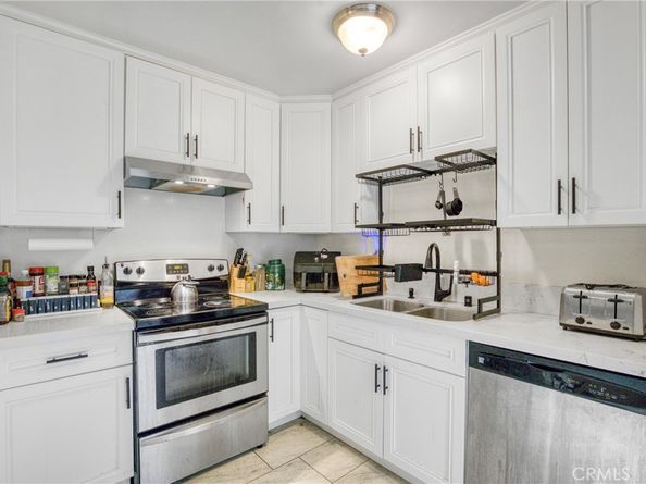 7300 Lennox Avenue J5, Van Nuys CA 91405