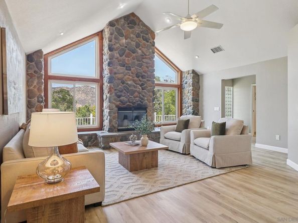 11810 Hi Ridge Rd, Lakeside CA 92040