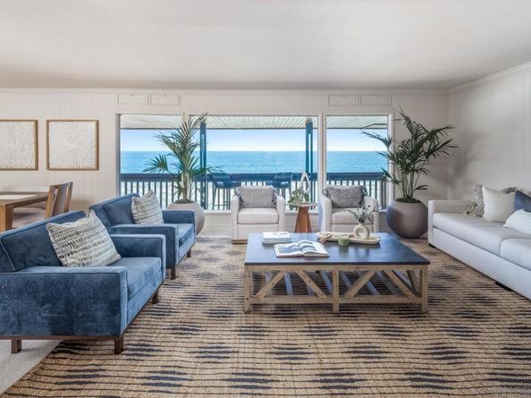 2977 Ocean Street, Carlsbad CA 92008