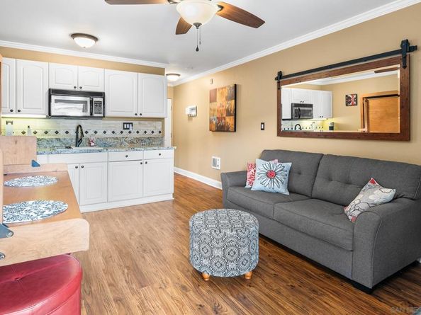 1021 Scott St 218, San Diego CA 92106