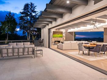 5465 Avenida Maravillas