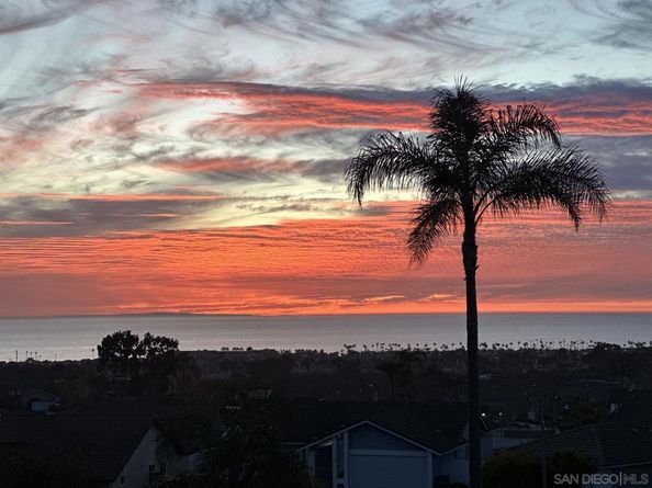 7215 Daffodil Pl, Carlsbad CA 92011