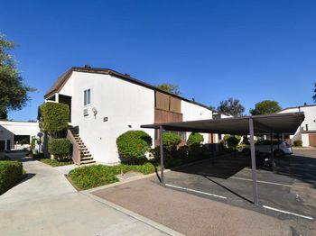 1385 Caminito Gabaldon