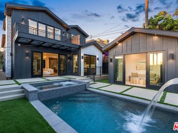 908 Rosecrans Avenue