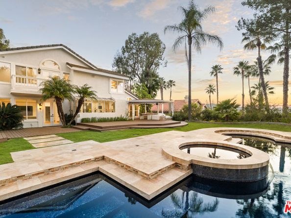 22137 Cairnloch Street, Calabasas CA 91302