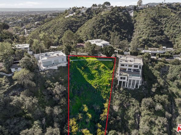 1016 Stradella Road, Los Angeles CA 90077