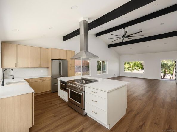 5522 Bloch St, San Diego CA 92122