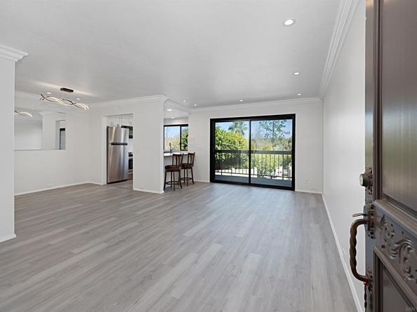 5125 Fontaine Street 105, Del Cerro CA 92120