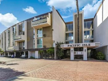 3050 Rue Dorleans