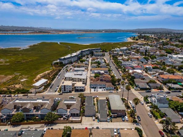 2018 Pacific Beach Drive 5, San Diego CA 92109