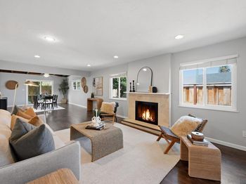 7961 Beaver Lake