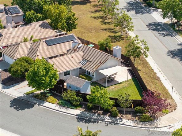 2312 Briarwood Pl, Escondido CA 92026