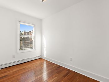 36 Perry St