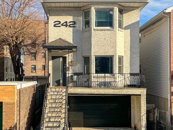 242 Baldwin Ave 1, Jersey City NJ 07306