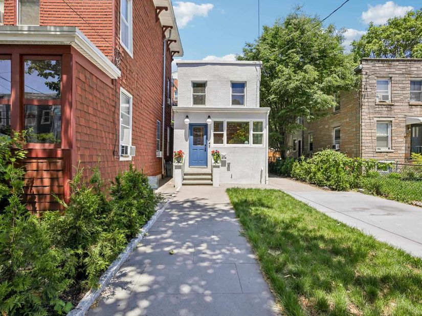 274 7th St, Jersey City NJ 07302
