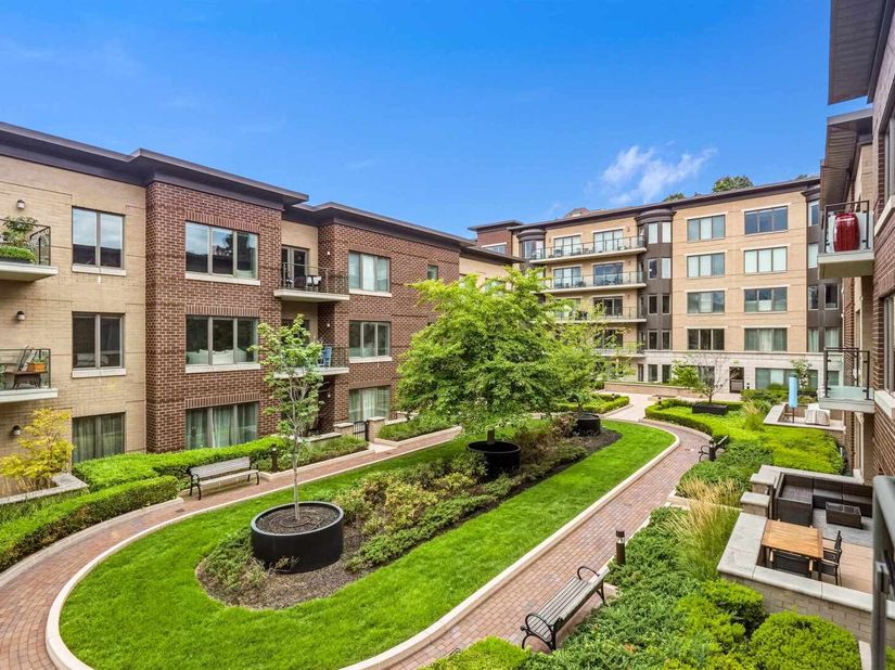 150 Henley Pl 311, Weehawken NJ 07086
