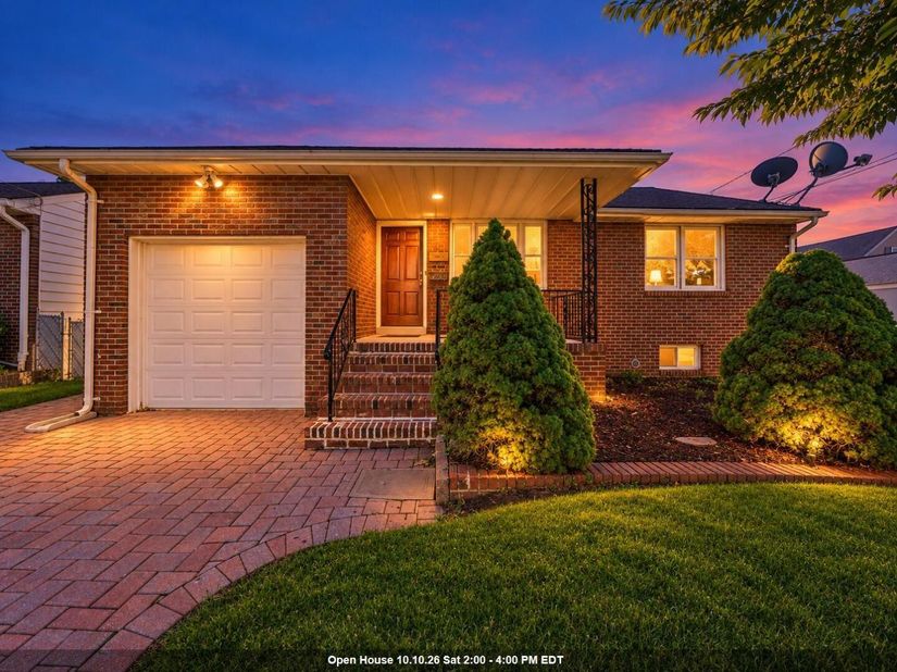 696 1st St, Secaucus NJ 07094