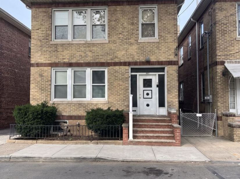 706 87th St, North Bergen NJ 07047