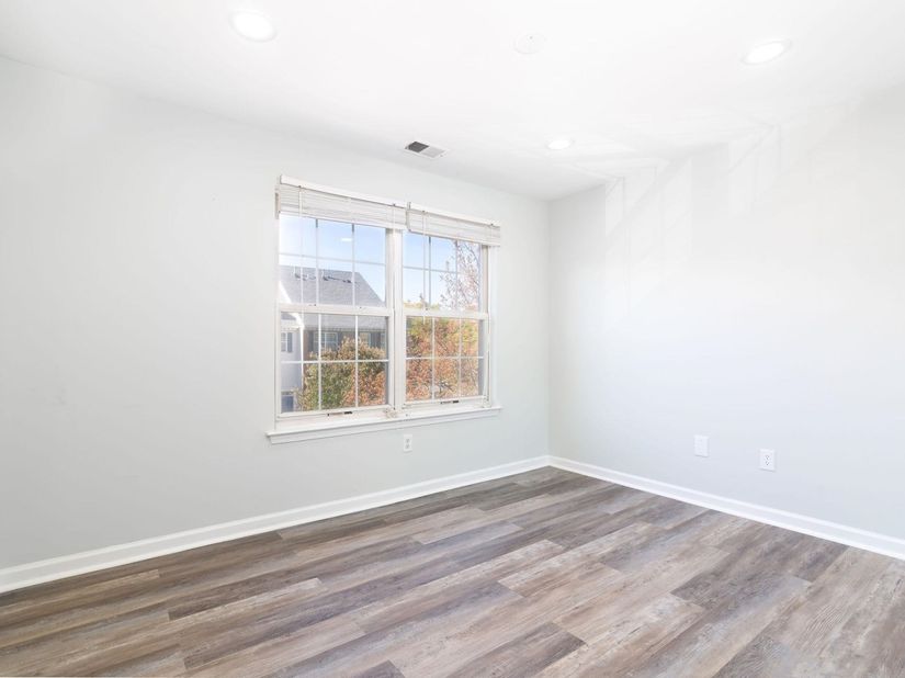 5 Butternut St, Jersey City NJ 07305