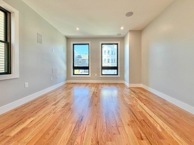 160 Prospect Ave 1, Bayonne NJ 07002-160