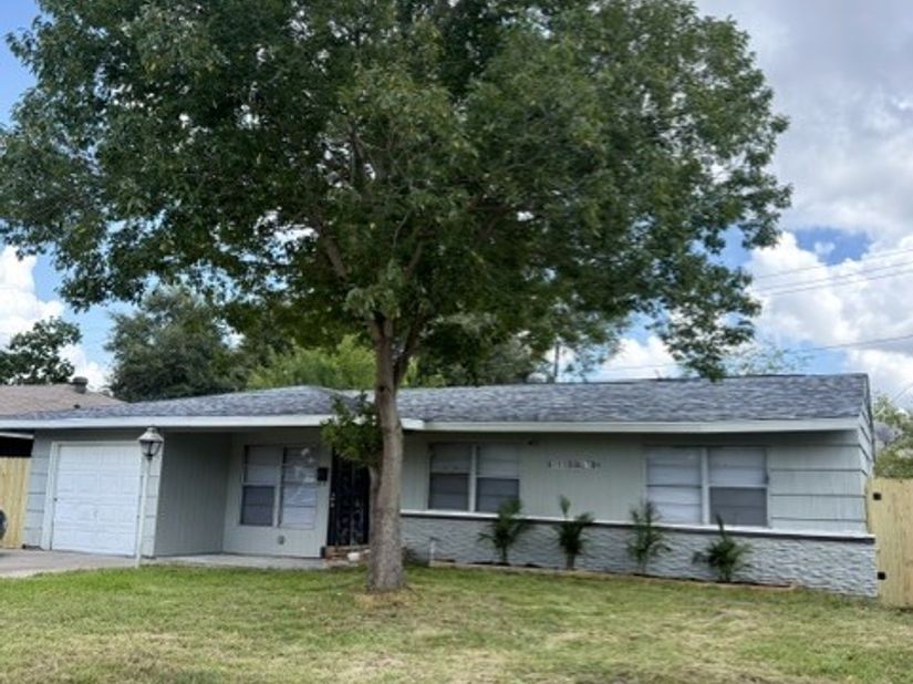 6111 Doulton Drive, Houston TX 77033
