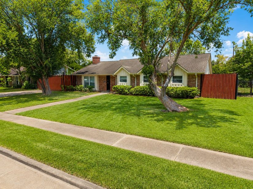 7718 Hiawatha Drive, Houston TX 77036