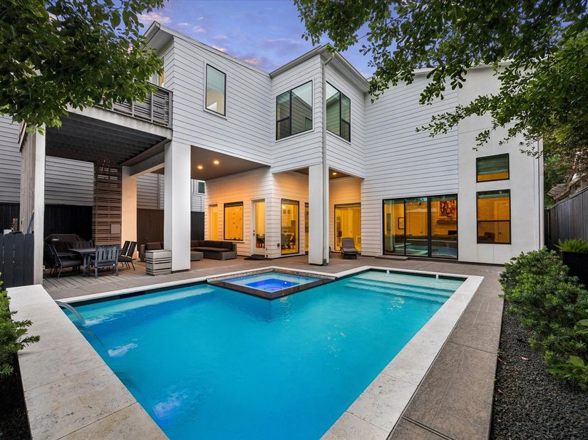 1959 Portsmouth Street, Houston TX 77098