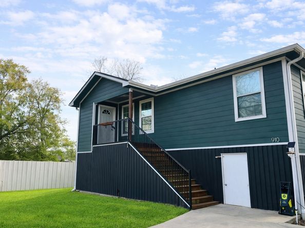 910 Rosewick Street, Houston TX 77015