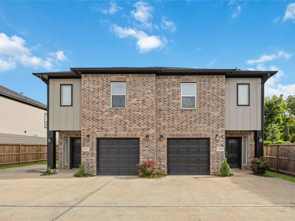 5023 Mallow Street A/B, Houston TX 77033