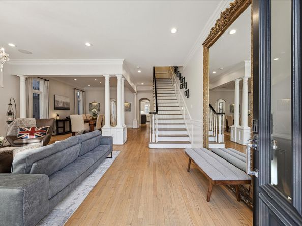 2523 Westgate Drive, Houston TX 77019