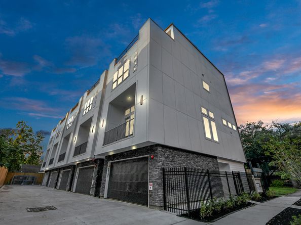 4819 Austin Street B, Houston TX 77004