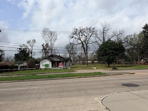 9201 Fulton Street, Houston TX 77022