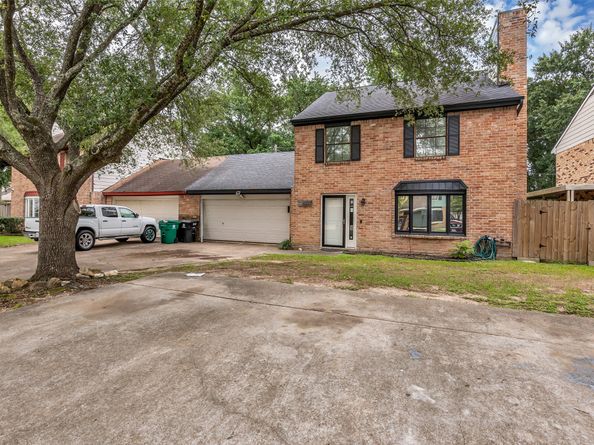 9207 Barr Circle, Houston TX 77080