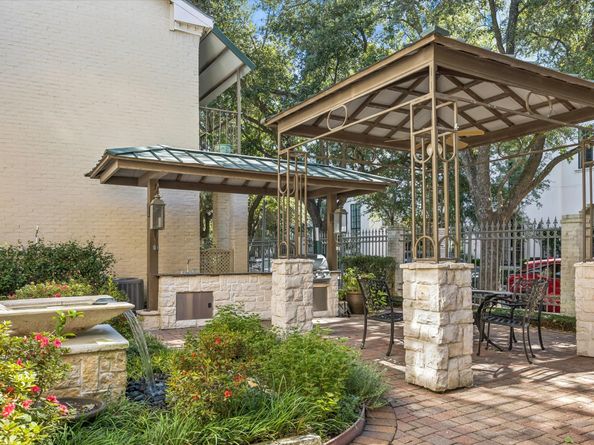 2700 Revere St 142, Houston TX 77098