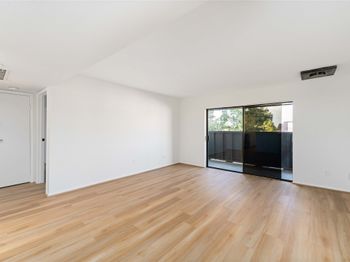 3015 Walnut Bend Lane